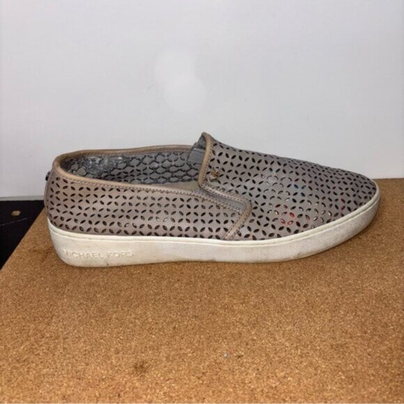 Michael Kors Women's 9.5 Beige Taupe Tan Perforated Slip-On Shoes Casual Summer - Picture 12 of 12